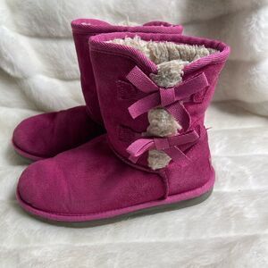 Kookaburra by Ugg girls hot pink  suede short boots side bows fur lining SZ 2
